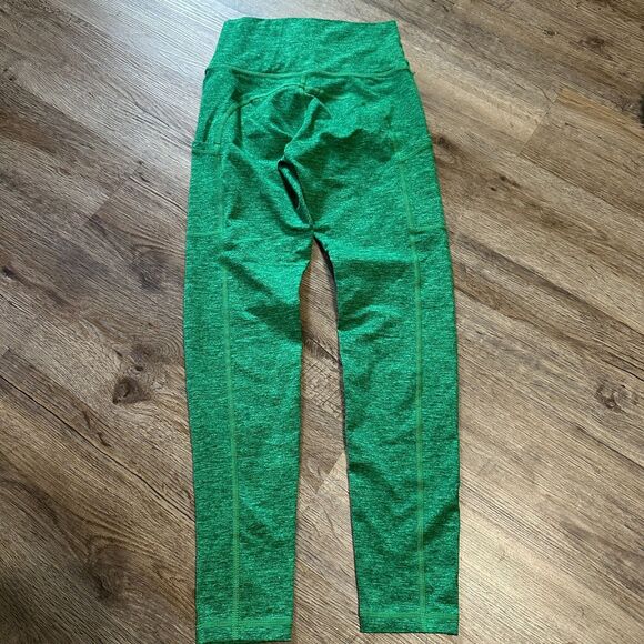Offline by Aeeri Leggings The Hugger High Waisted Pocket Small Green - Picture 4 of 4